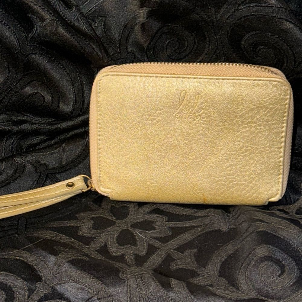 Heidi Swapp wristlet